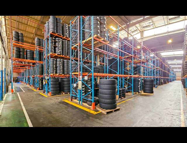 19,294M² FACTORY TO LET IN JET PARK
